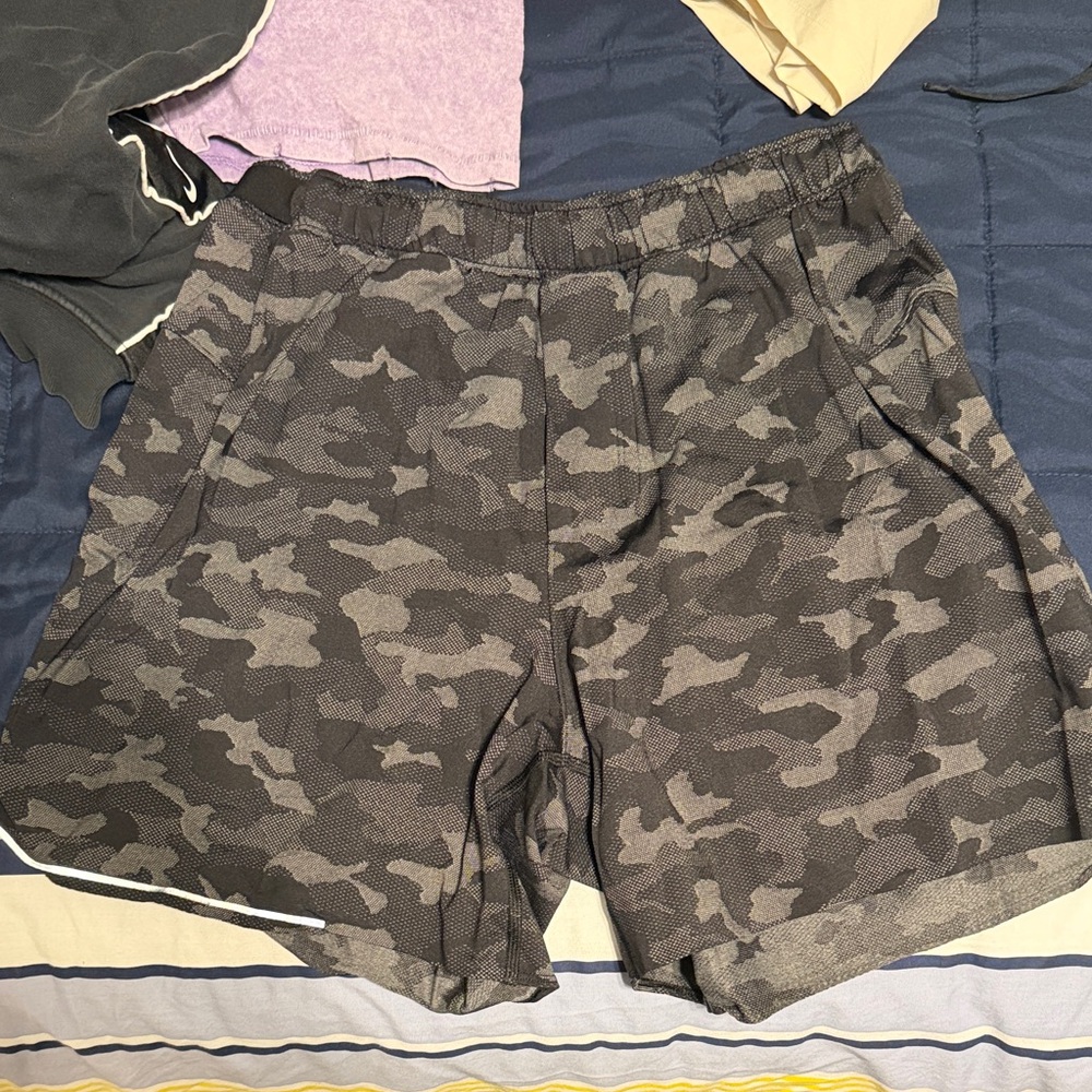 Men’s Lululemon Camouflage Print Shorts